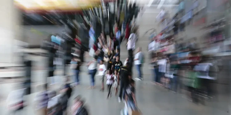 Serasa: maioria deve gastar até R$ 4 mil em despesas de início de ano