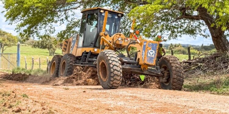 Prefeitura de Itabaiana intensifica serviços de patrolamento nas estradas vicinais