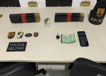 PM prende suspeito de tráfico de drogas no Bairro Coroa do Meio