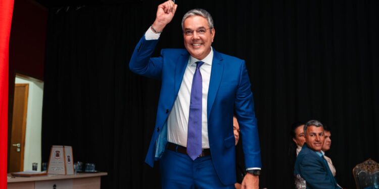 Sérgio e Suely são empossados prefeito e vice-prefeita de Lagarto
