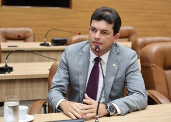 Deputado Paulo Júnior considera erro cancelar licitação de transporte sem discutir com Consórcio