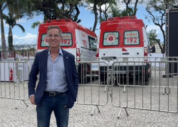 Nitinho entrega sete ambulâncias do SAMU frutos de pleitos ao Governo Federal