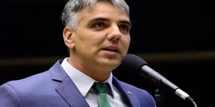 Governador nomeia Fábio Reis como secretário de representação em Brasília
