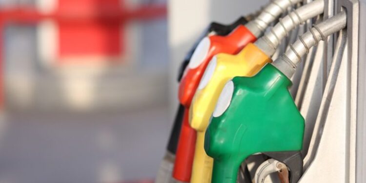 Gasolina terminou 2024 a R$ 6,15, em média, nos postos do país; alta acumulada foi de mais de 10%