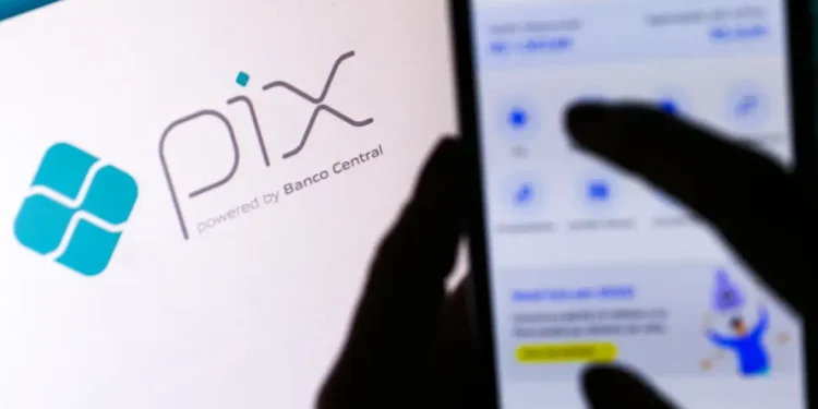 Publicada MP que proíbe cobrança diferenciada por transações com Pix