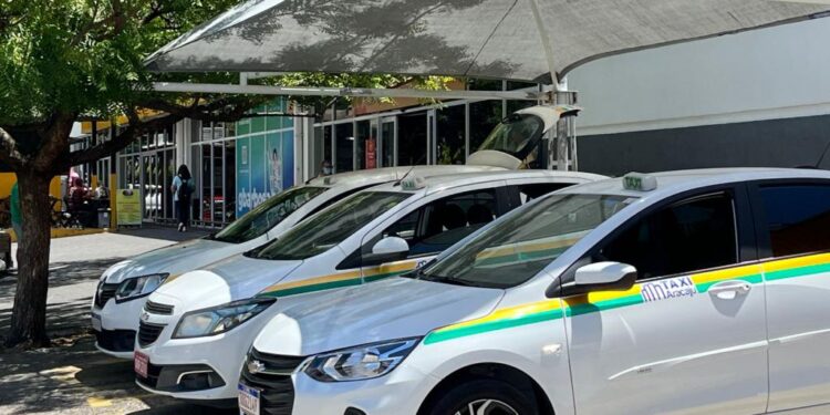 SMTT de Aracaju dá prazo de 30 dias úteis para taxistas com alvarás vencidos regularizarem a situação