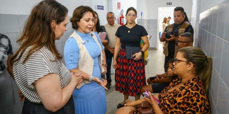 Emília Corrêa visita Unidade de Saúde da Família do Augusto Franco