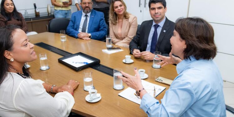 Prefeita Emília Corrêa recebe visita institucional da diretoria da OAB/SE