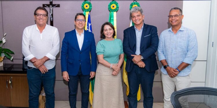 Emília se reúne com prefeitos e define primeiras ações para o Consórcio do Transporte Coletivo