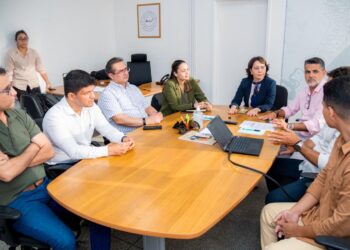 Prefeita Emília discute soluções para impulsionar o desenvolvimento econômico e a inovação em Aracaju