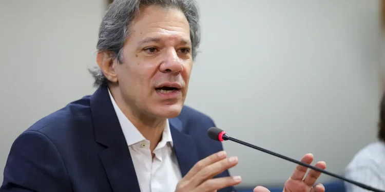 Haddad desmente imposto sobre pet e Pix após vídeo falso feito com IA