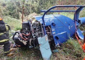 Piloto e criança são resgatados de queda de helicóptero em SP; dois morrem
