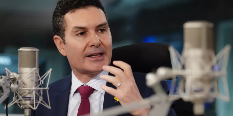 Minha Casa, Minha Vida supera meta de contratos em 2024, diz ministro