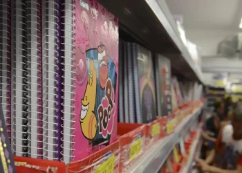 Gastos: material escolar impactam orçamento de 85% das famílias