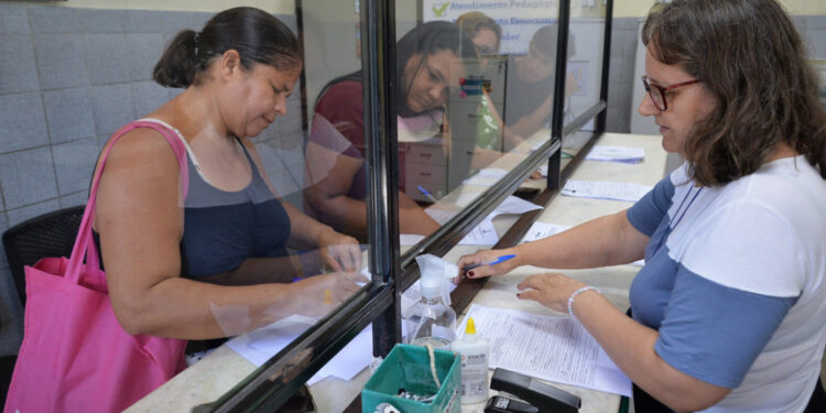 Última fase das matrículas na rede estadual de ensino é marcada por expectativas de pais e alunos