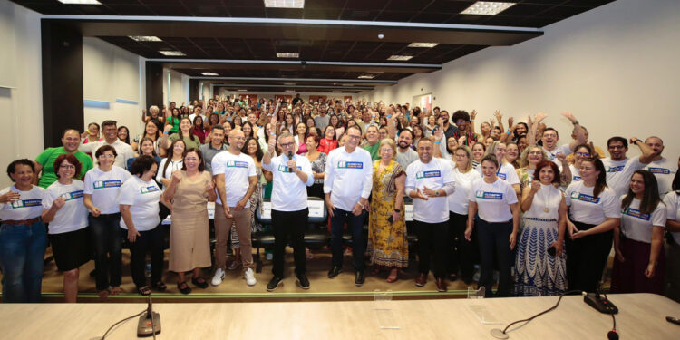 Fábio Mitidieri participa de lançamento do ‘Alfabetiza Sergipe’ e enaltece trabalho dos professores em prol da alfabetização