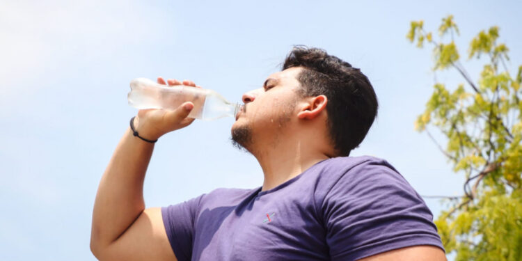 Saúde orienta sobre os cuidados para se proteger durante o período de altas temperaturas