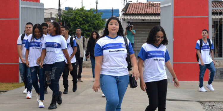Rede Estadual de Ensino implementa novas arquiteturas curriculares do Ensino Médio