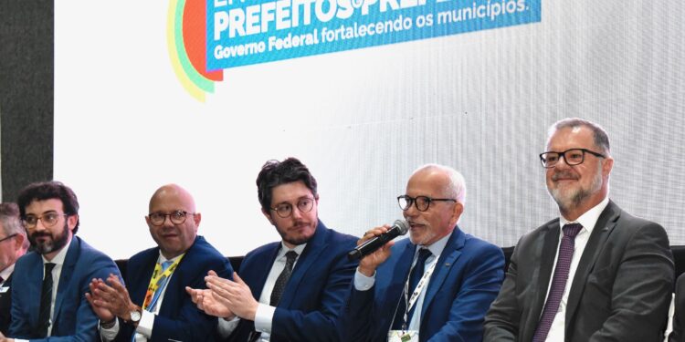 Presidente da FNP, Edvaldo defende atuação mais efetiva do Conselho da Federação