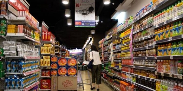 Após café e ovo, açúcar também deve registrar alta nos preços; frutas já sofrem disparada nos valores