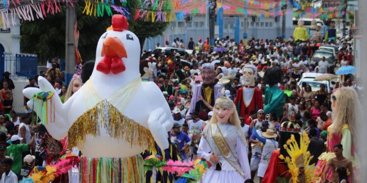 Galinha da Madrugada marca prévia do Carnaval em Pacatuba