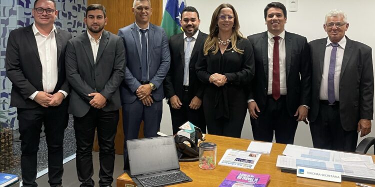 Delegada Katarina recebe prefeitos sergipanos e reforça compromisso com o municipalismo