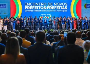 Em Brasília, prefeitos voltam a criticar restrição orçamentária