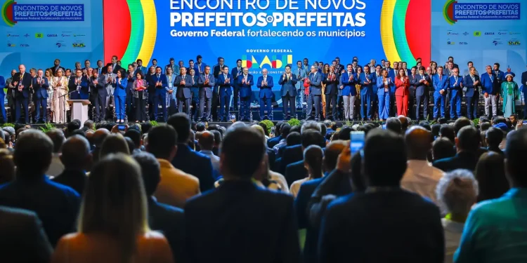 Em Brasília, prefeitos voltam a criticar restrição orçamentária