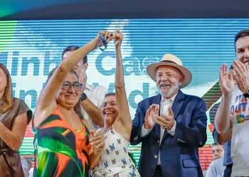 Lula entrega conjunto residencial com mais de mil moradias em Belém