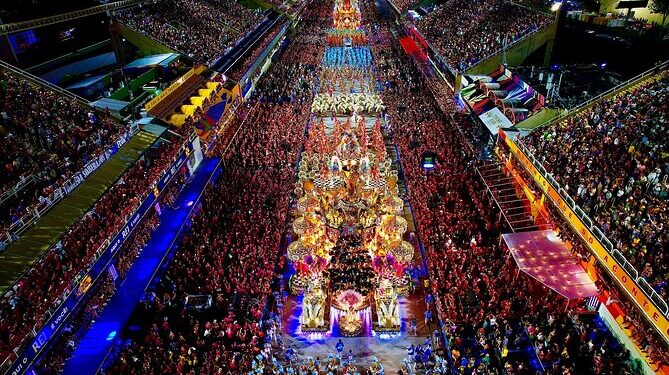 Neste ano, carnaval deve gerar receita de R$ 12 bilhões e ter recorde de estrangeiros