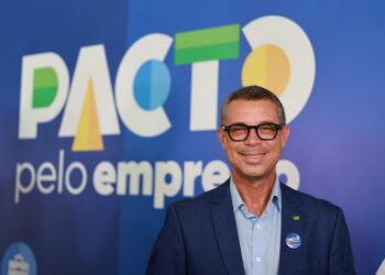 Governo apresenta avanços em políticas de desenvolvimento e formaliza iniciativas pela geração de emprego