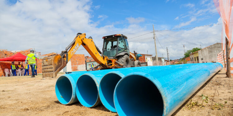 População de Poço Redondo celebra início da obra da Adutora de Curralinho