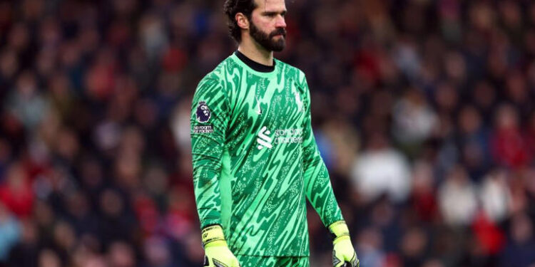 Liverpool decide liberar Alisson no final da temporada e ele define onde quer jogar