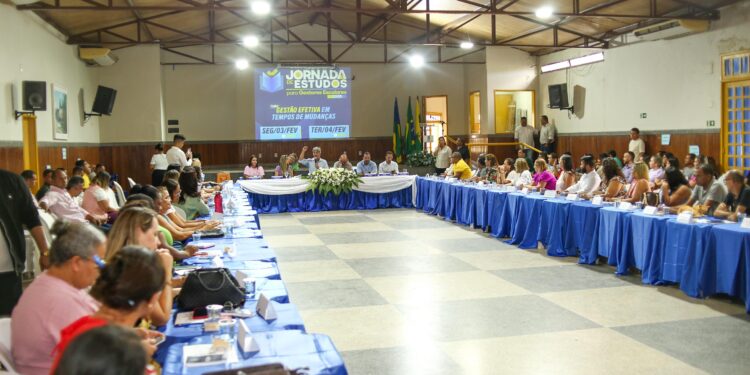 Secretaria da Educação inicia jornada formativa em Socorro e lança novo programa de Gestão de Aprendizagem