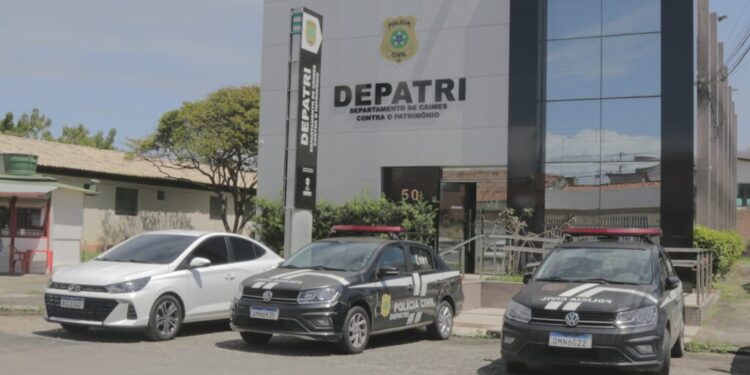 Polícia Civil cumpre quatro mandados de prisão contra investigados por roubo e receptação de celulares em Aracaju