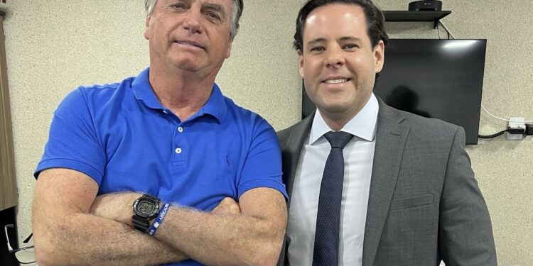 Bolsonaro indica Rodrigo Valadares para o Senado em 2026