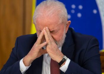 Governo Lula atinge aprovação de 24%, a pior dos três mandatos, divulga Datafolha