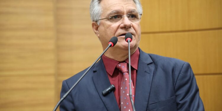 Chico do Correio diz que N. Srª da Glória terá água tratada em todo o município