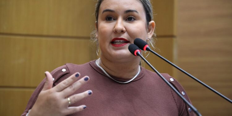 Kitty destaca avanços e cobra medidas para bem-estar de animais