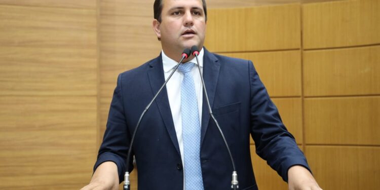 Marcos Oliveira volta a criticar falta de água no Agreste