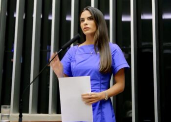 Aprovado relatório da deputada Yandra ao projeto que criminaliza produção de ‘deepnude’ por meio de inteligência artificial