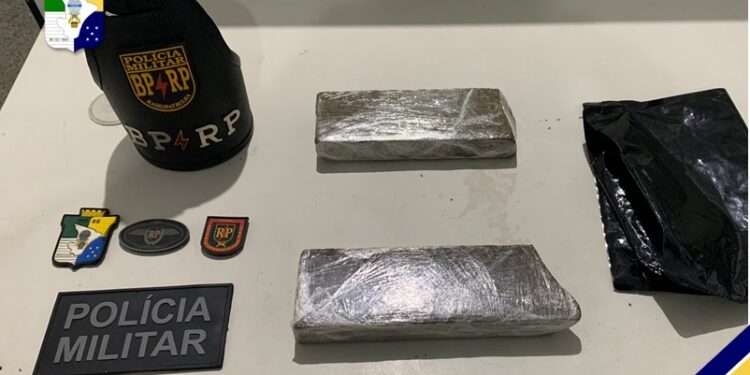 Polícia Militar apreende quase 2 Kg de maconha na Zona Norte de Aracaju