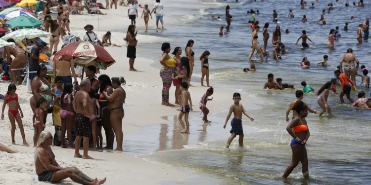 Inmet prevê calor intenso no Sudeste e temporais no Sul