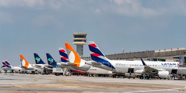 Até o momento, Voa Brasil vende menos de 1% das 3 milhões de passagens liberadas