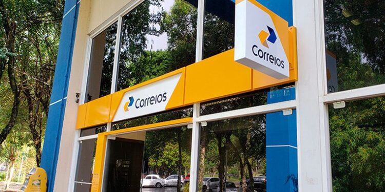 Correios sinalizam crise e estariam deixando de entregar correspondências, veicula revista