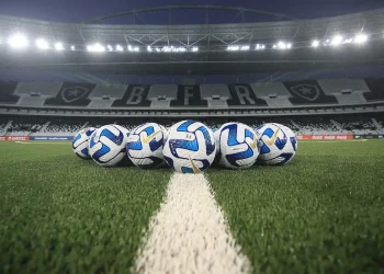 Jogadores fazem campanha nas redes sociais contra gramados sintéticos