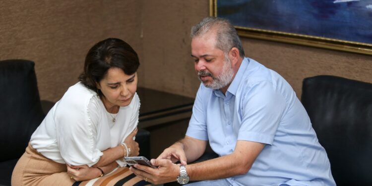 Rodrigo Fontes apresenta à prefeita Emília projeto que promete revolucionar tratamento da água dos canais em Aracaju