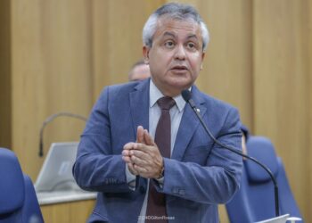 “Eu não entendo o motivo de não reconhecer esse erro”, declara Elber sobre contrato dos carros-pipa