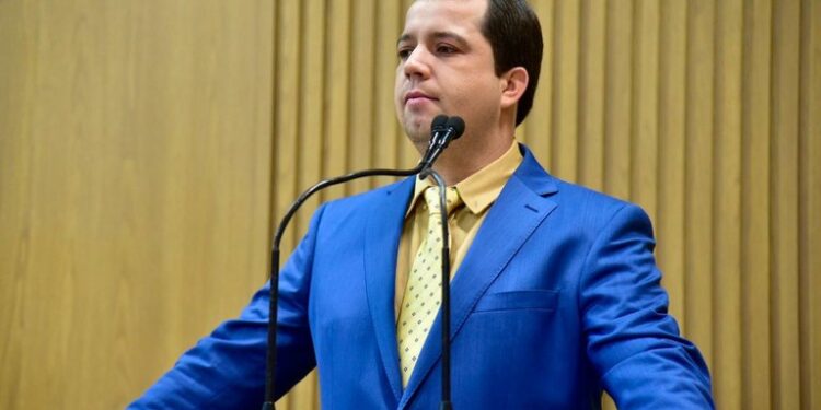 Em primeiro discurso, vereador Sávio reafirma compromisso com o povo aracajuano