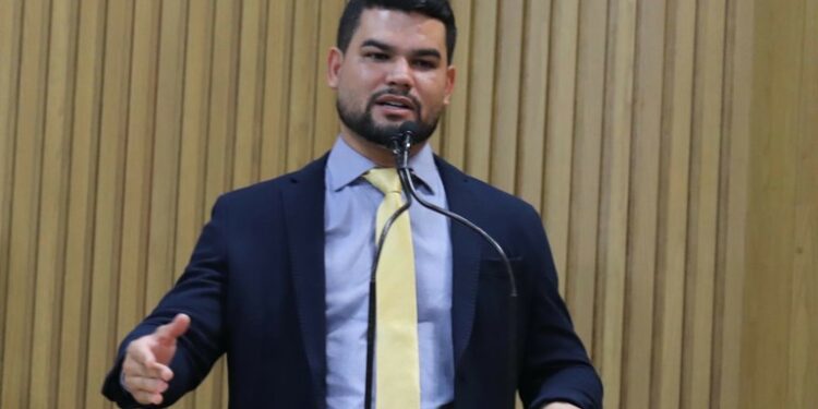 Maurício Maravilha defende projeto de lei em prol da educação de crianças autistas